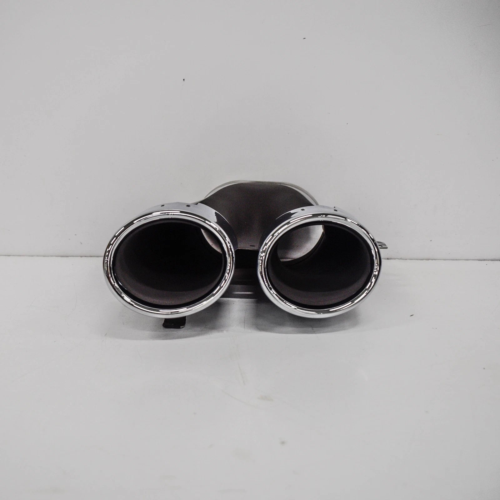 NEW MB C-CLASS W205 AMG REAR EXHAUST LEFT TAIL PIPE TRIM A0004900800 ORIGINAL