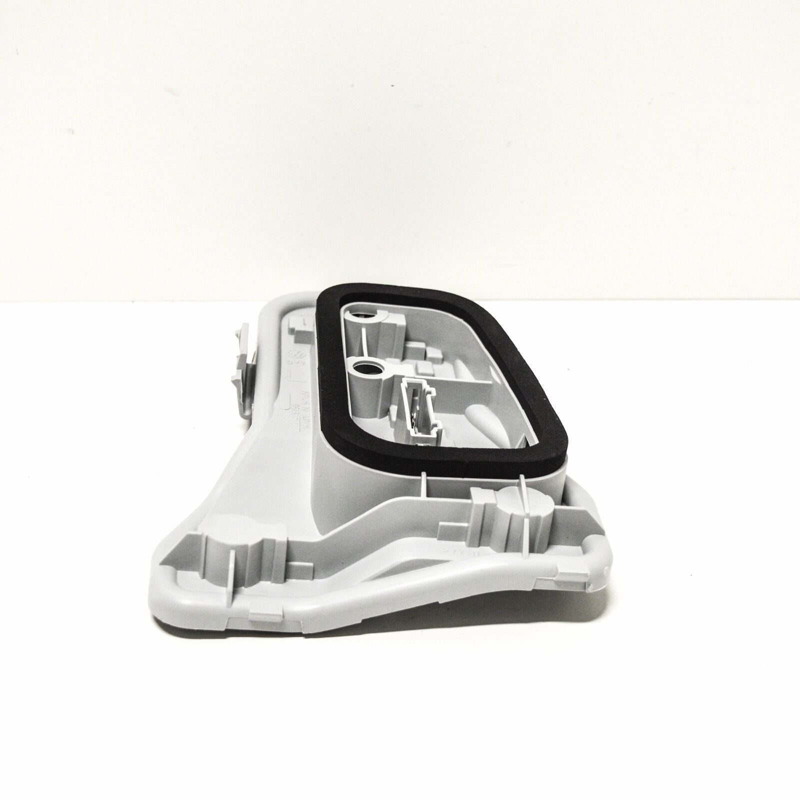 NEW VOLKSWAGEN POLO 9N REAR LEFT TAIL LIGHT CARRIER BULB 6Q6945257F ORIGINAL