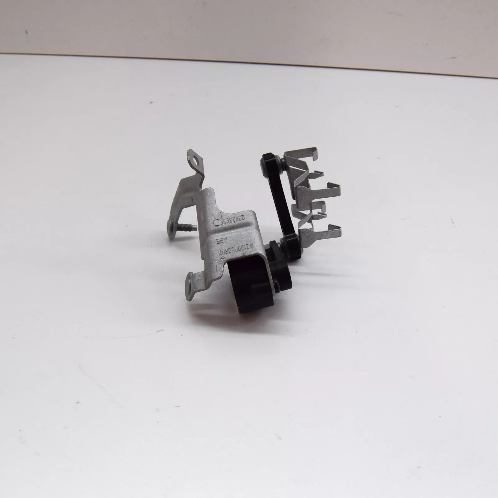 NEW MERCEDES-BENZ E W213 REAR RIGHT HEIGHT LEVEL SENSOR A2139056807 ORIGINAL