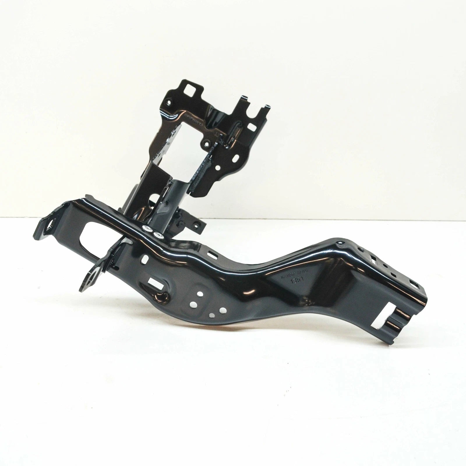 NEW BMW 5 G30 M5 F90 FRONT RIGHT HEADLIGHT BRACKET MOUNT 51647383858 ORIGINAL