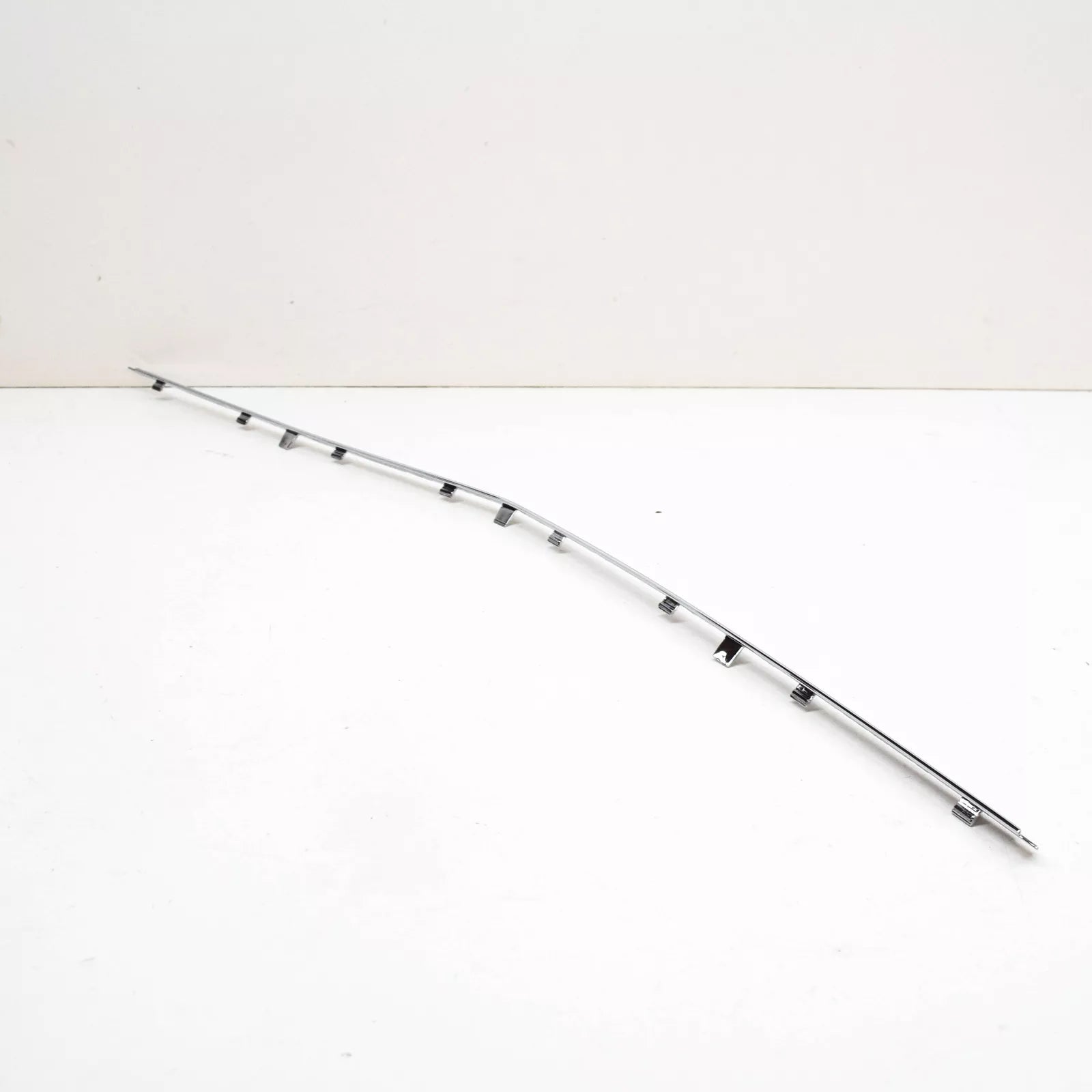 NEW MB S-CLASS W221 FRONT BUMPER CENTER LOWER CHROME TRIM A2218850021 ORIGINAL