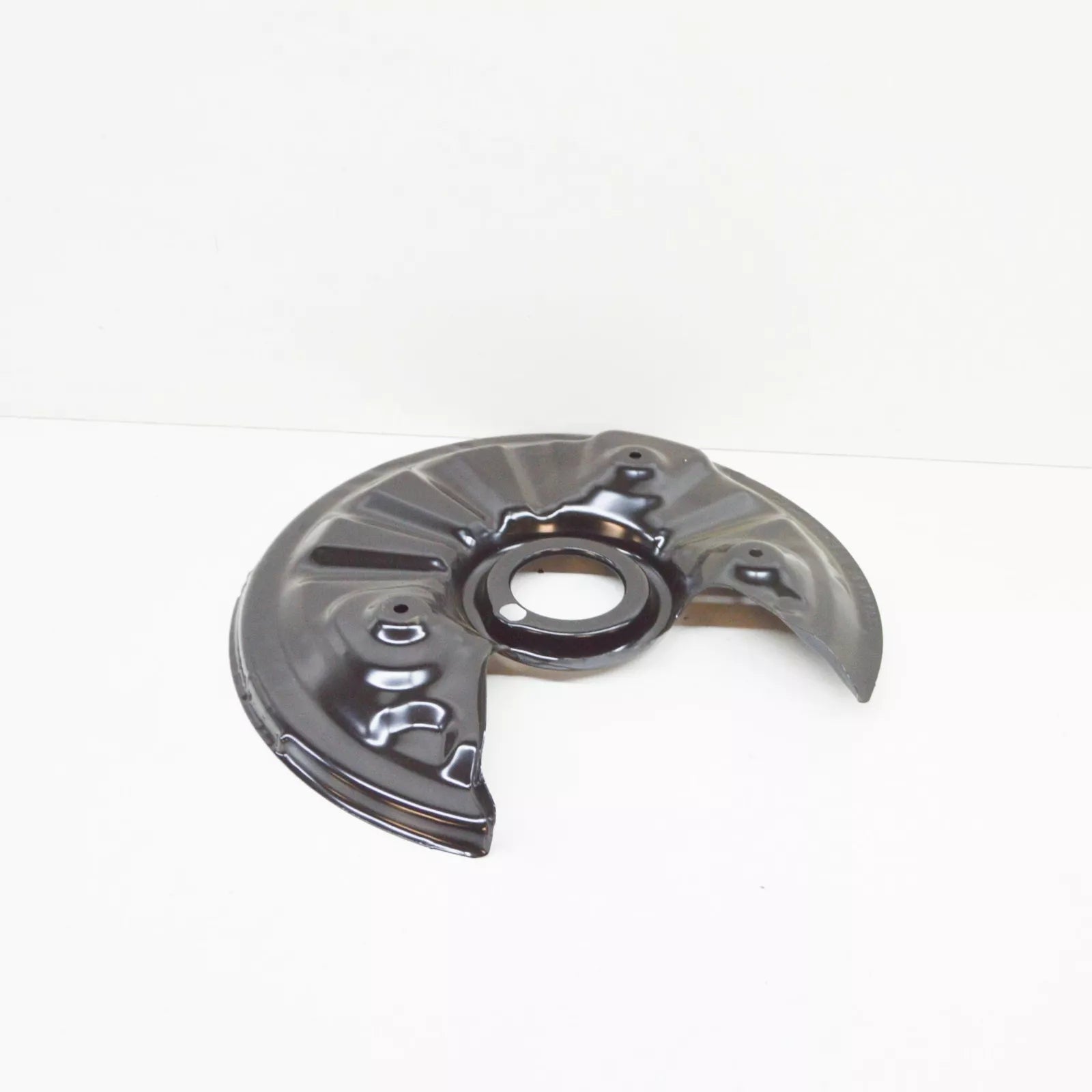 NEW VW PASSAT B8 REAR RIGHT BRAKE DISC PROTECTION COVER PLATE 3Q0615612B