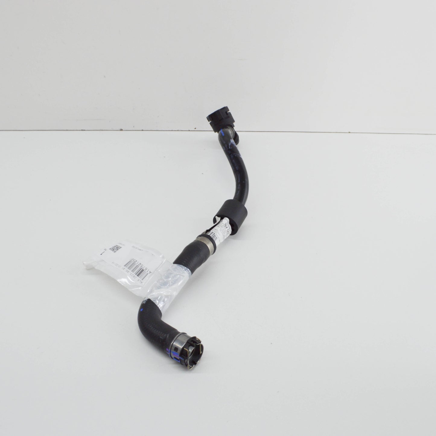 NEW MB GLE W167 PUMP TO CONNECTING POINT COOLANT HOSE A1675010501 ORIGINAL