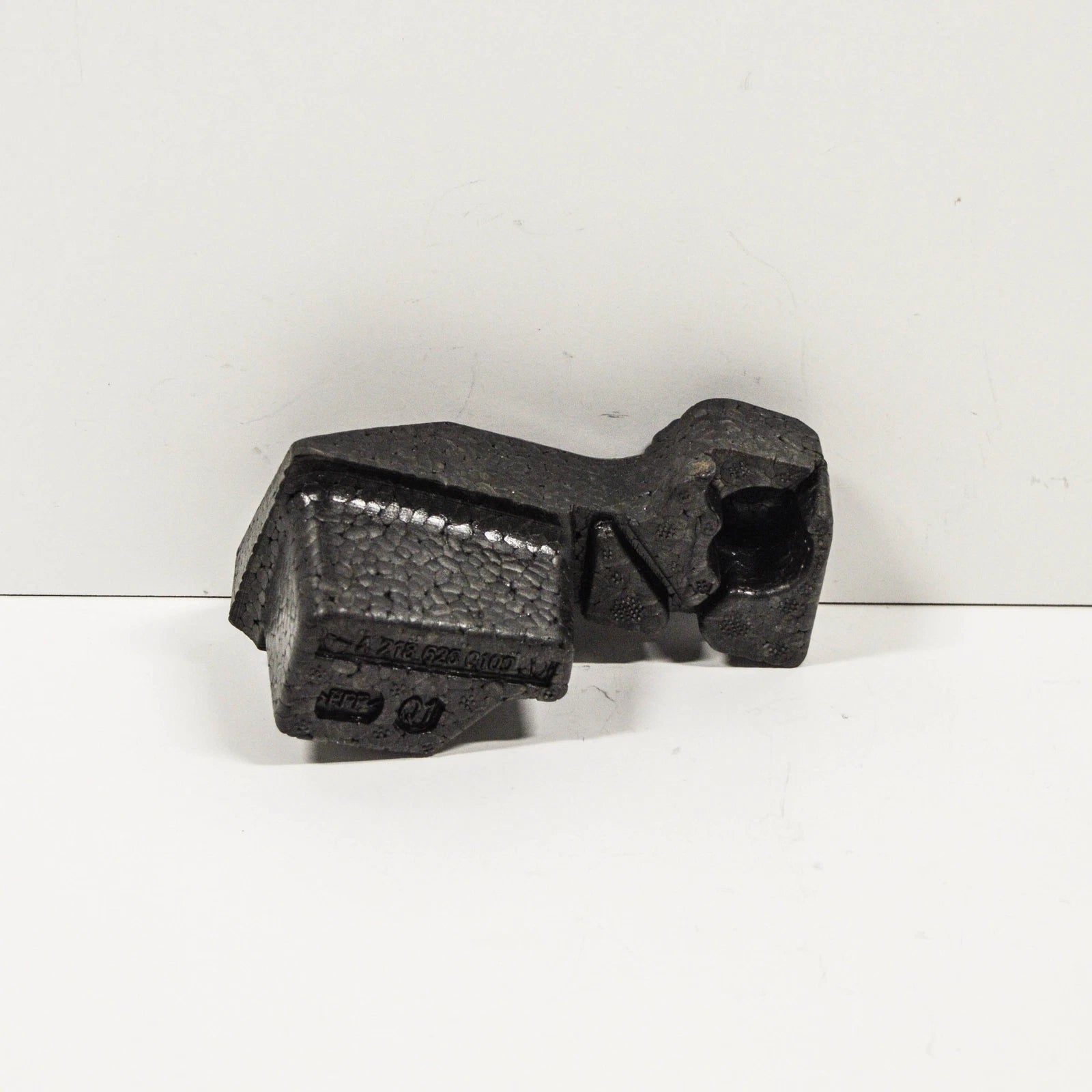 NEW MB CLS C218 RADIATOR SUPPORT LEFT INSULATION A2186260100 ORIGINAL