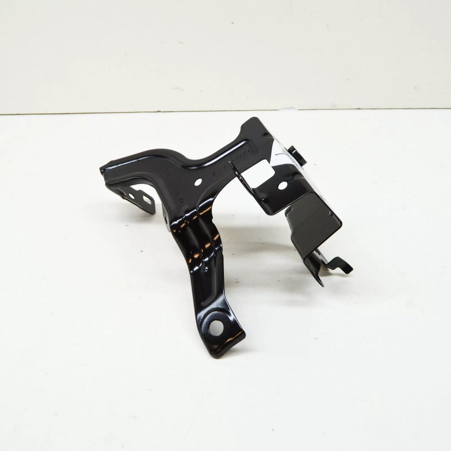 NEW BMW 6 GRAN TURISMO G32 FRONT LEFT FENDER WING HOLDER 41007481063 ORIGINAL