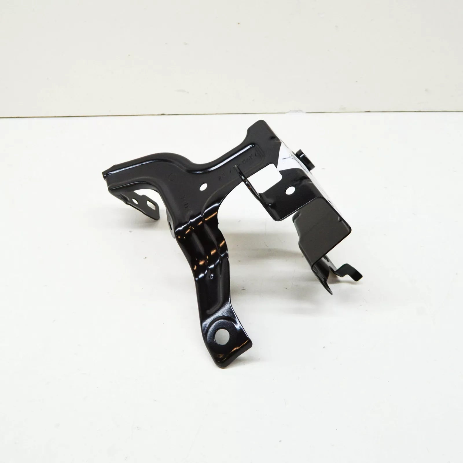 NEW BMW 6 GRAN TURISMO G32 FRONT LEFT FENDER WING HOLDER 41007481063 ORIGINAL