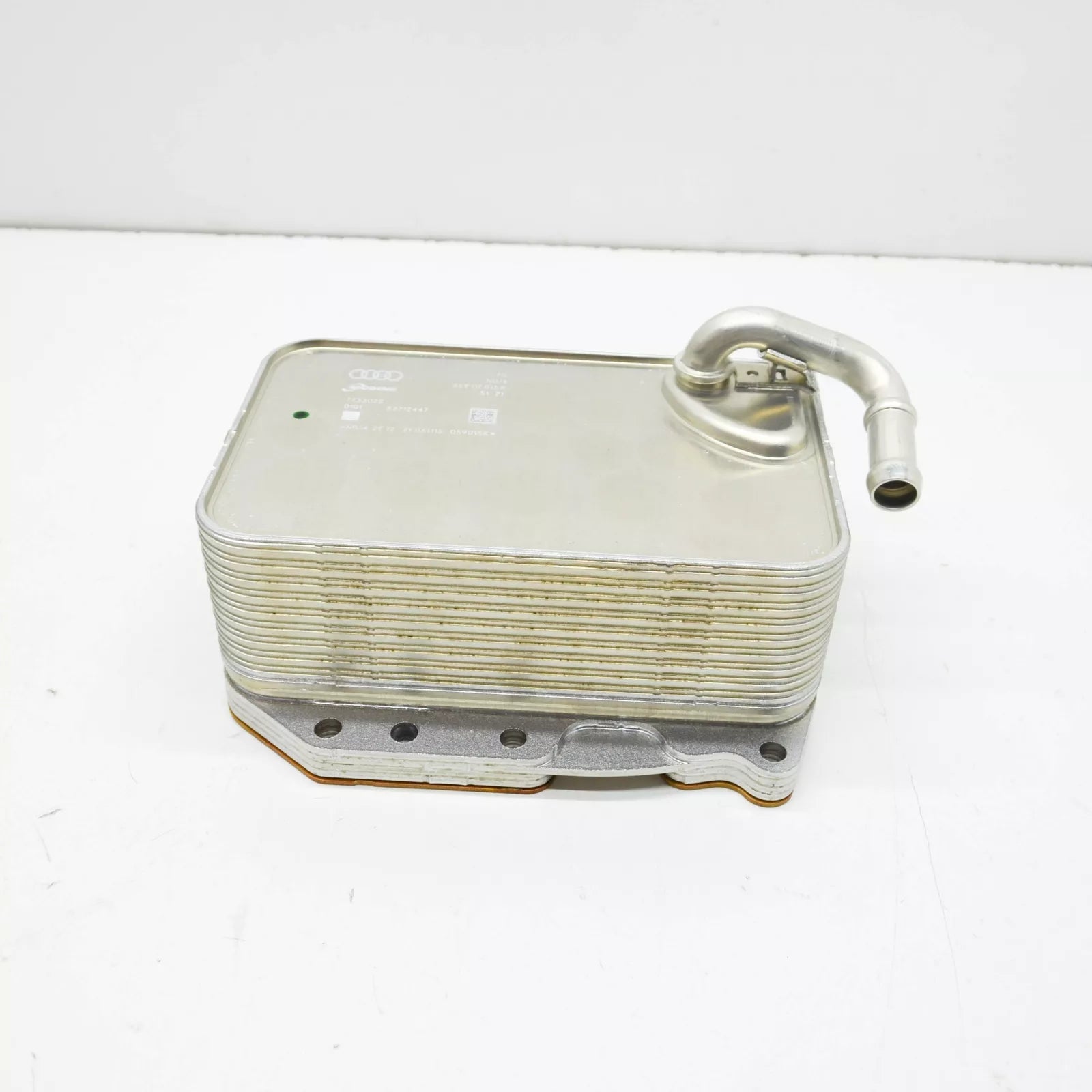 NEW AUDI A6 C8 ENGINE OIL COOLER 059117015K ORIGINAL