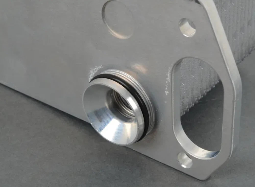 NEW BMW 5 E39 ENGINE OIL COOLER 11441406695 1406695 ORIGINAL