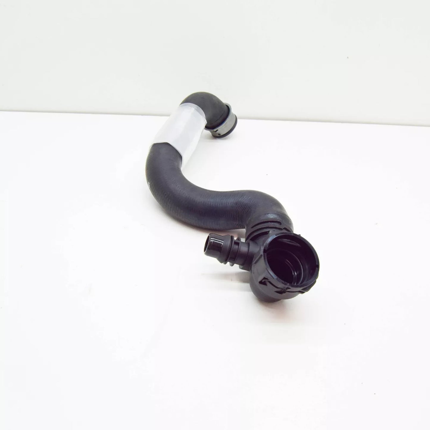 NEW MB S W222 COOLANT LINE FROM LEFT COOLER TO ENGINE A2225012701 ORIGINAL