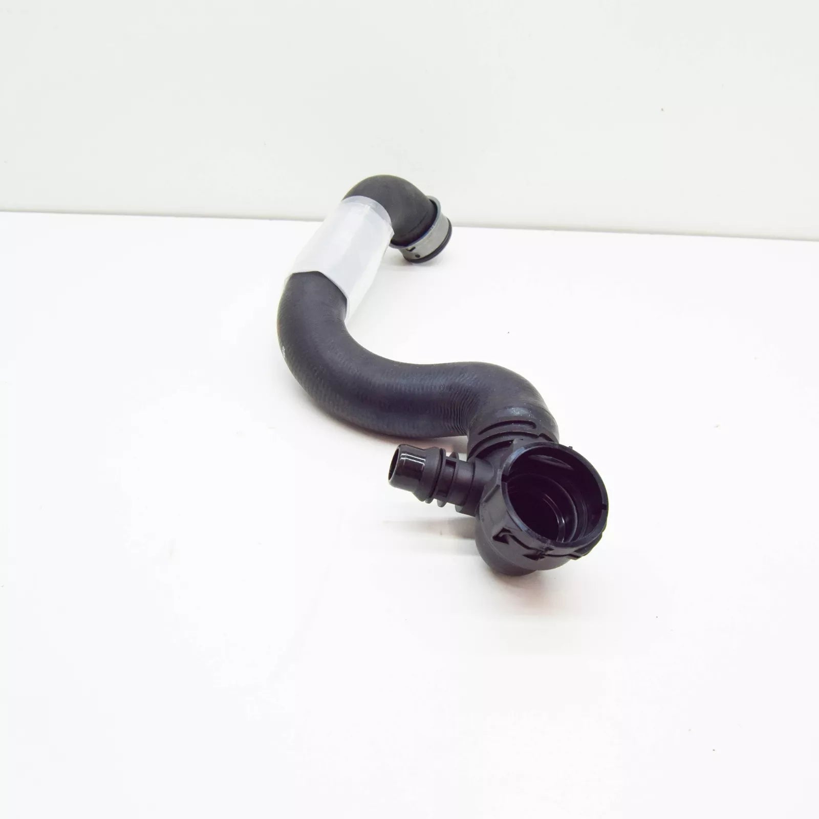 NEW MB S W222 COOLANT LINE FROM LEFT COOLER TO ENGINE A2225012701 ORIGINAL