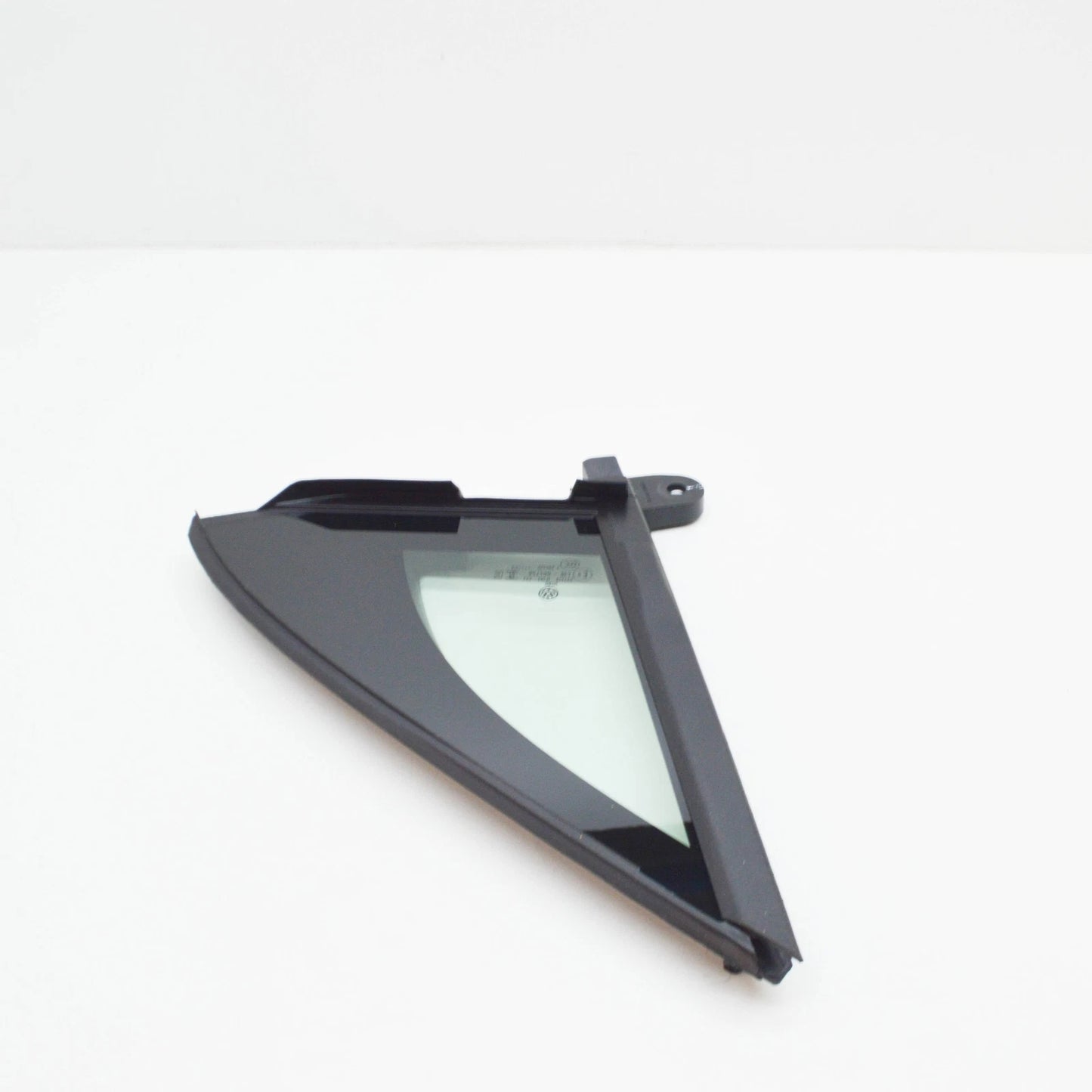 NEW VOLKSWAGEN TIGUAN AD FRONT RIGHT QUARTER WINDOW 5NN845114C 2018 ORIGINAL