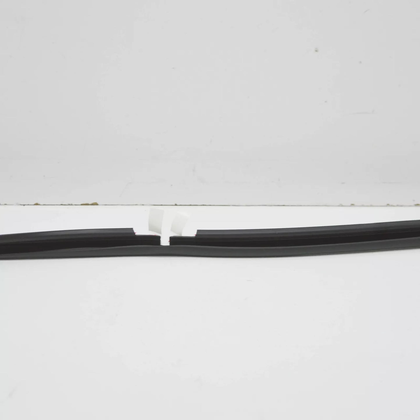 NEW MERCEDES-BENZ CLS C218  ENGINE HOOD SEAL A2188870098 ORIGINAL