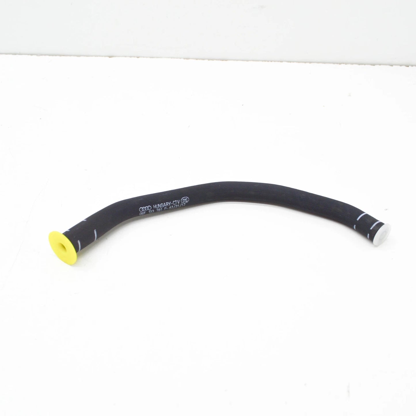 NEW VOLKSWAGEN JETTA MK3 TURBO BREATHER PIPE 06F133781P