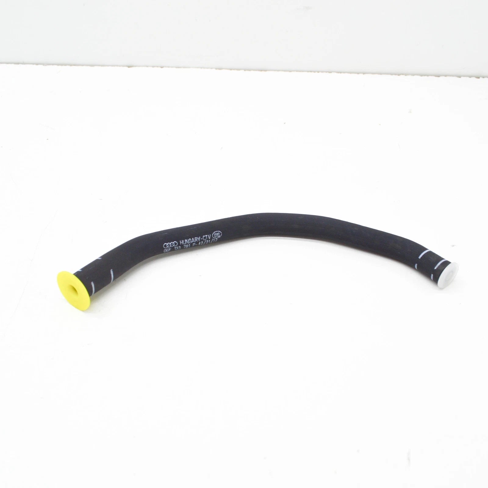 NEW VOLKSWAGEN JETTA MK3 TURBO BREATHER PIPE 06F133781P