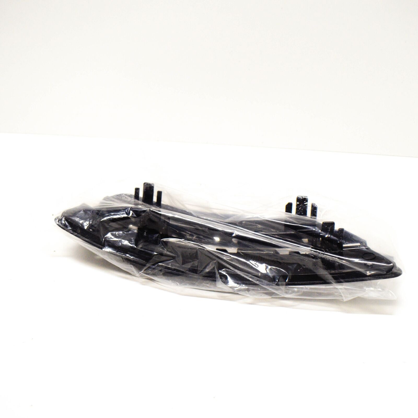 NEW MERCEDES-BENZ C W204 FRONT RIGHT GRILL A2048851453 ORIGINAL