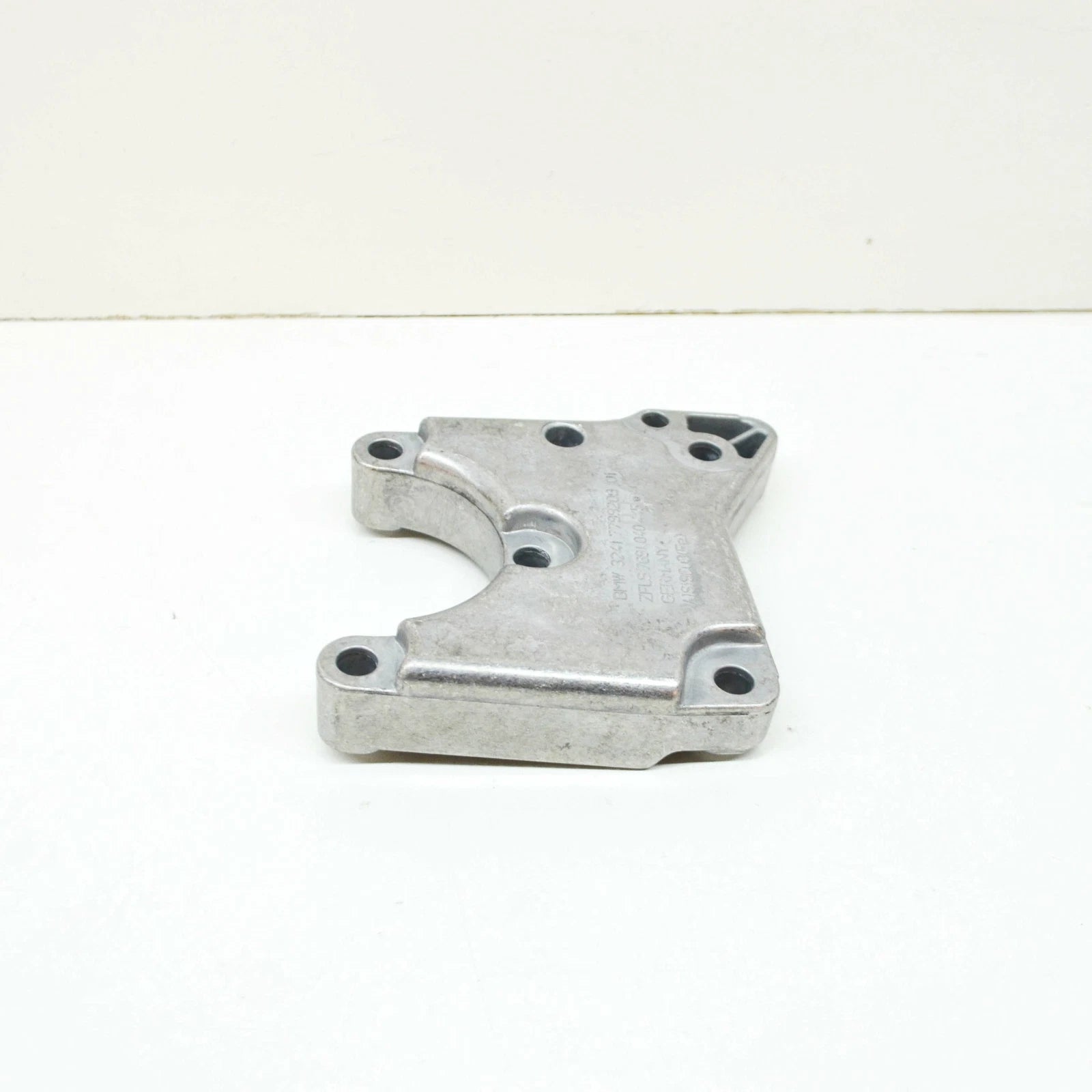 NEW BMW 3 COUPE E92 STEERING PUMP BRACKET HOLDER 32417799209 ORIGINAL