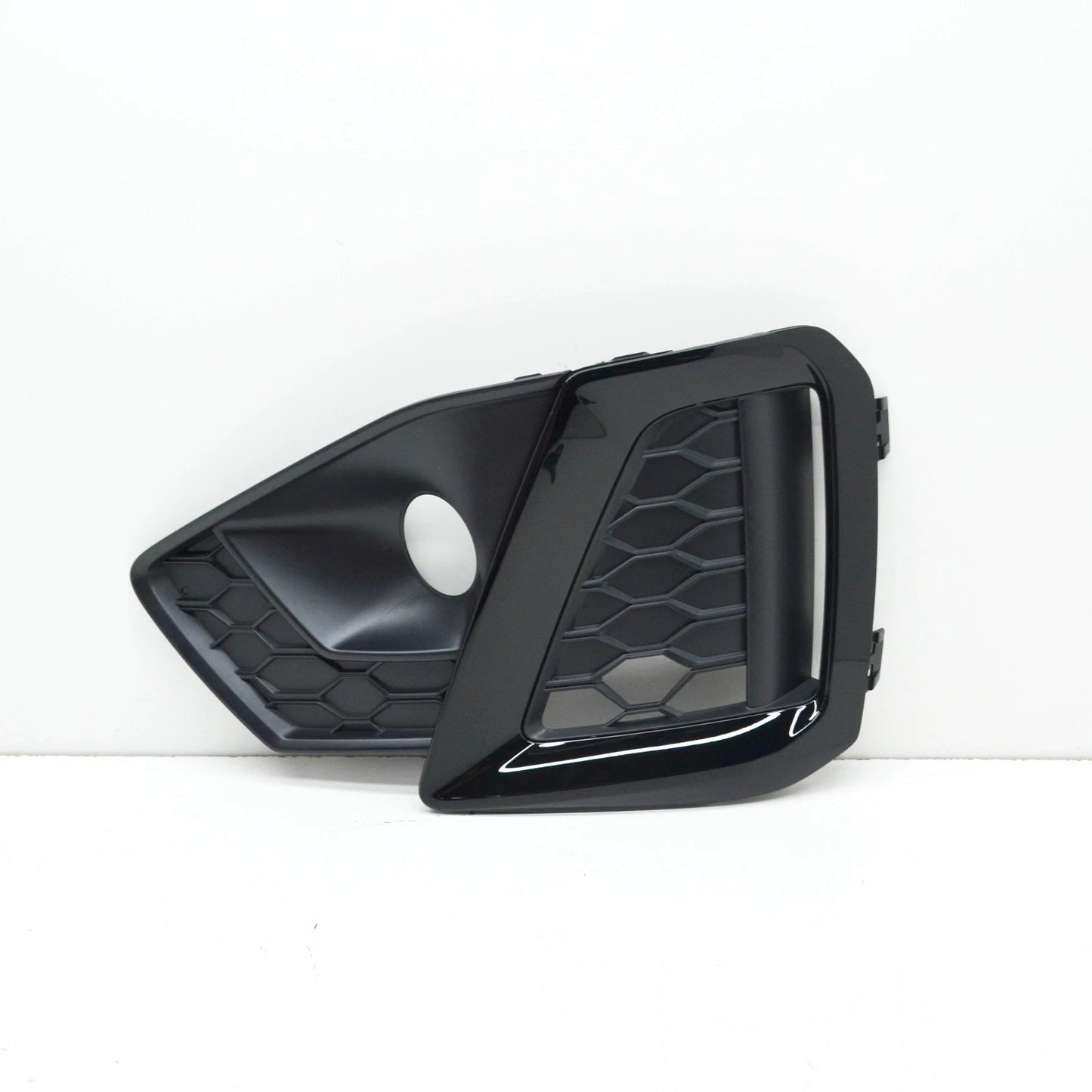 NEW AUDI A4 AVANT B9 FRONT RIGHT BUMPER GRILLE 8W0807682AMT94