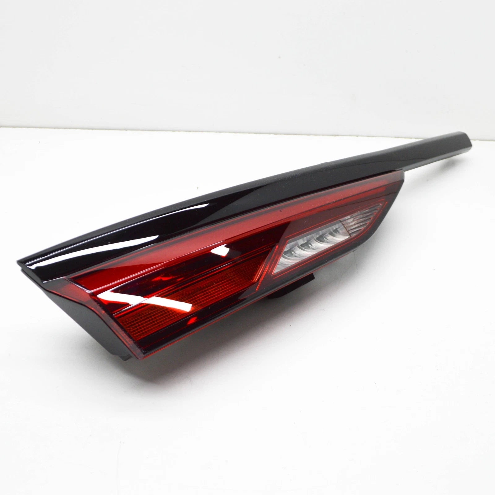 NEW BMW 2 GRAN COUPE F44 REAR LEFT TRUNK LED INNER LIGHT LHD 63217465469