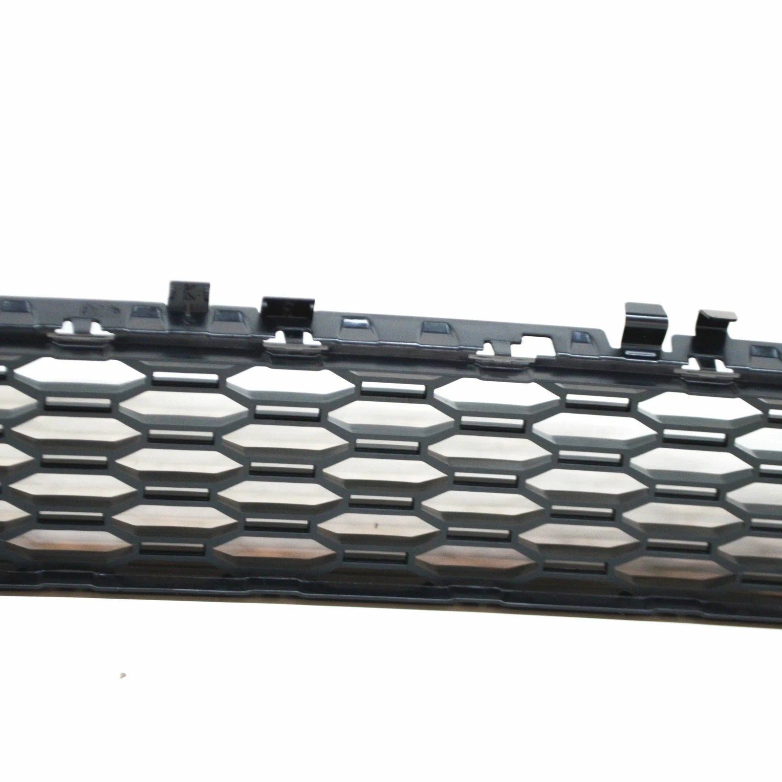 NEW BMW 5 G30 FRONT M BUMPER CENTER LOWER GRILLE 51118064930 ORIGINAL