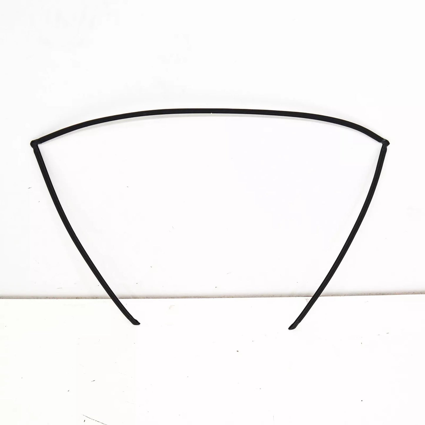 NEW BMW 5 E39 REAR WINDSCREEN SEAL GASKET 51318172755 8172755 2001 ORIGINAL