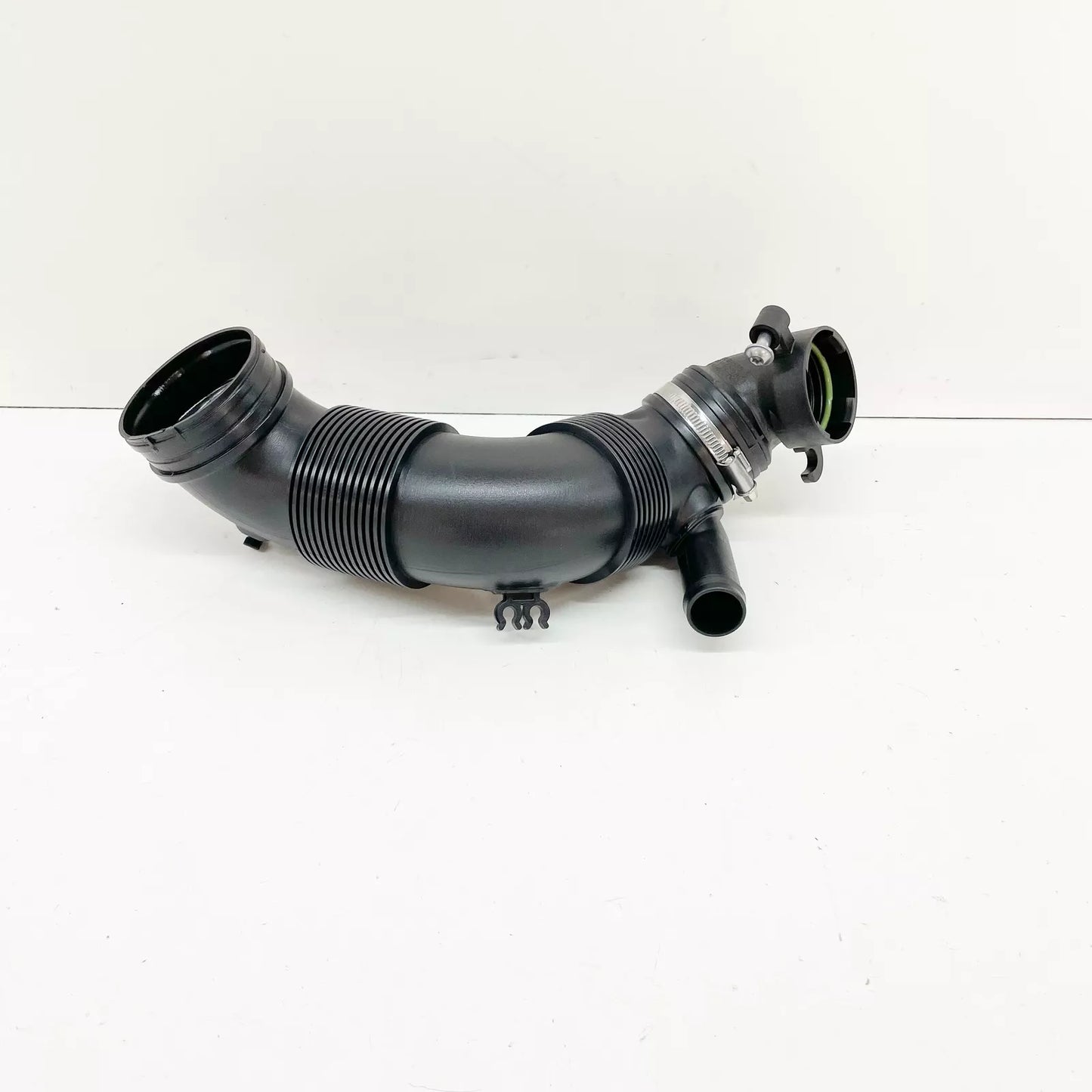 NEW AUDI A3 8P AIR INTAKE HOSE TUBE 3C0129654M ORIGINAL