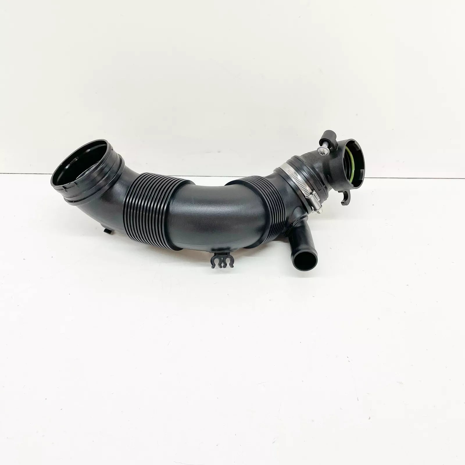 NEW AUDI A3 8P AIR INTAKE HOSE TUBE 3C0129654M ORIGINAL
