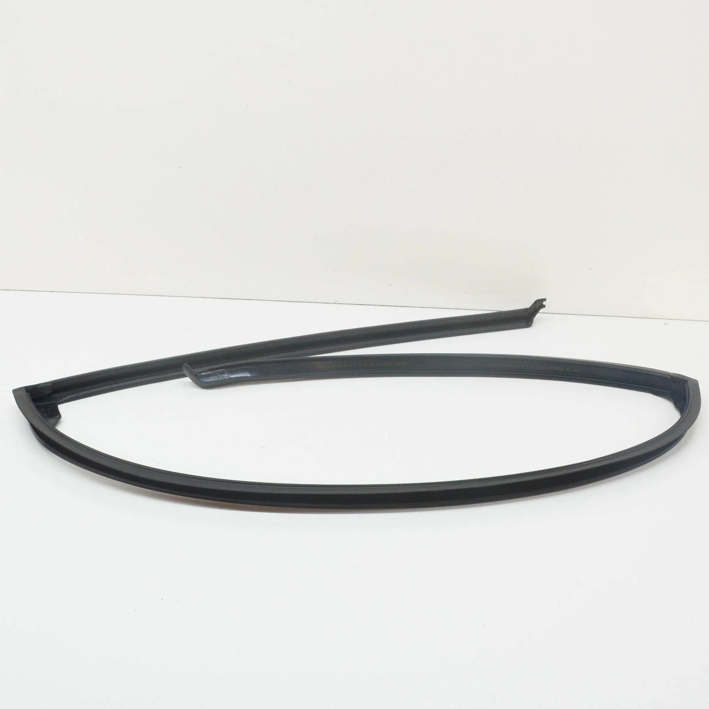 NEW BMW X5 E70 UPPER REAR RIGHT DOOR SEAL 51767208592 7208592 ORIGINAL