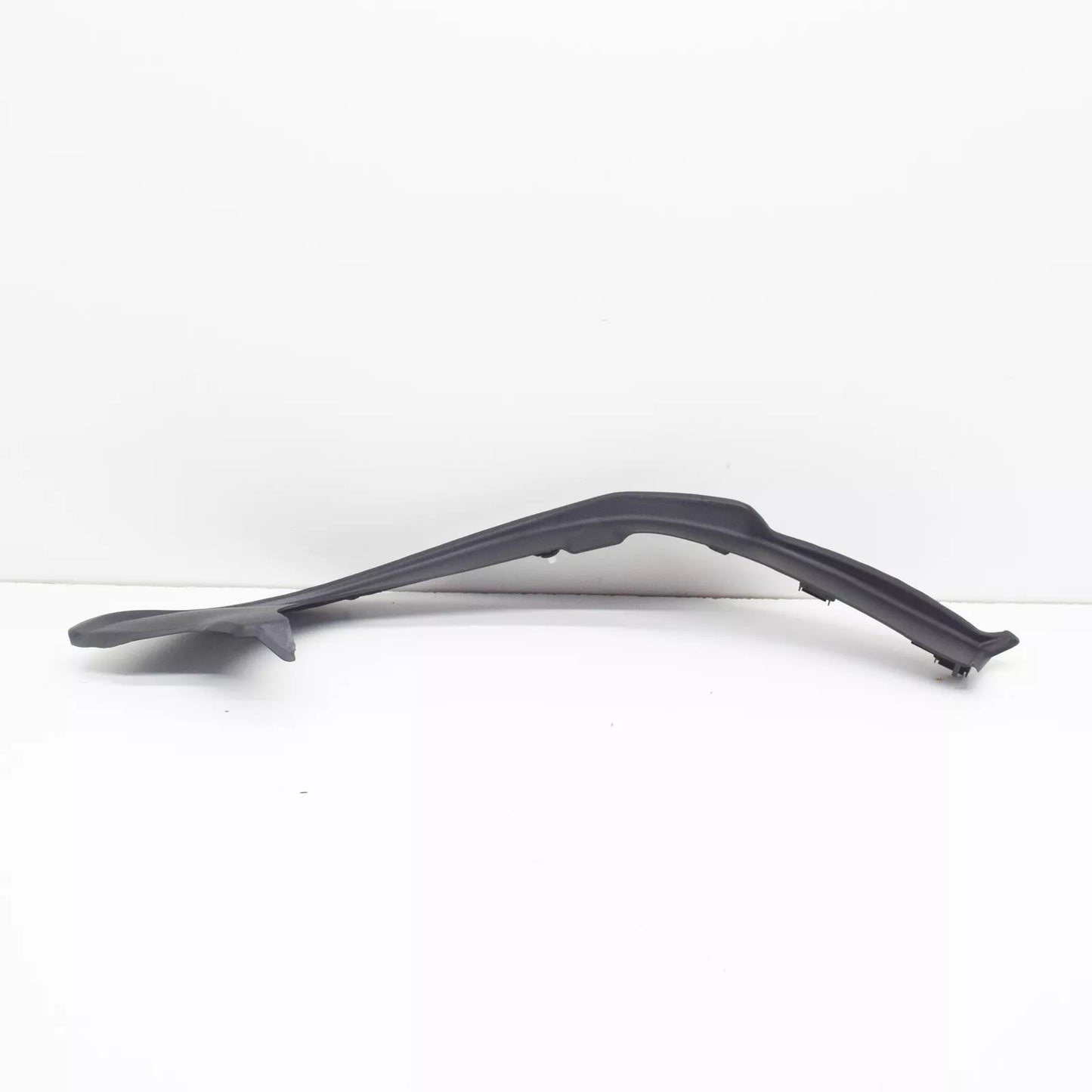 NEW MERCEDES-BENZ C W205 REAR RIGHT LUGGAGE DRIP TRIM COVER A2056908605 ORIGINAL