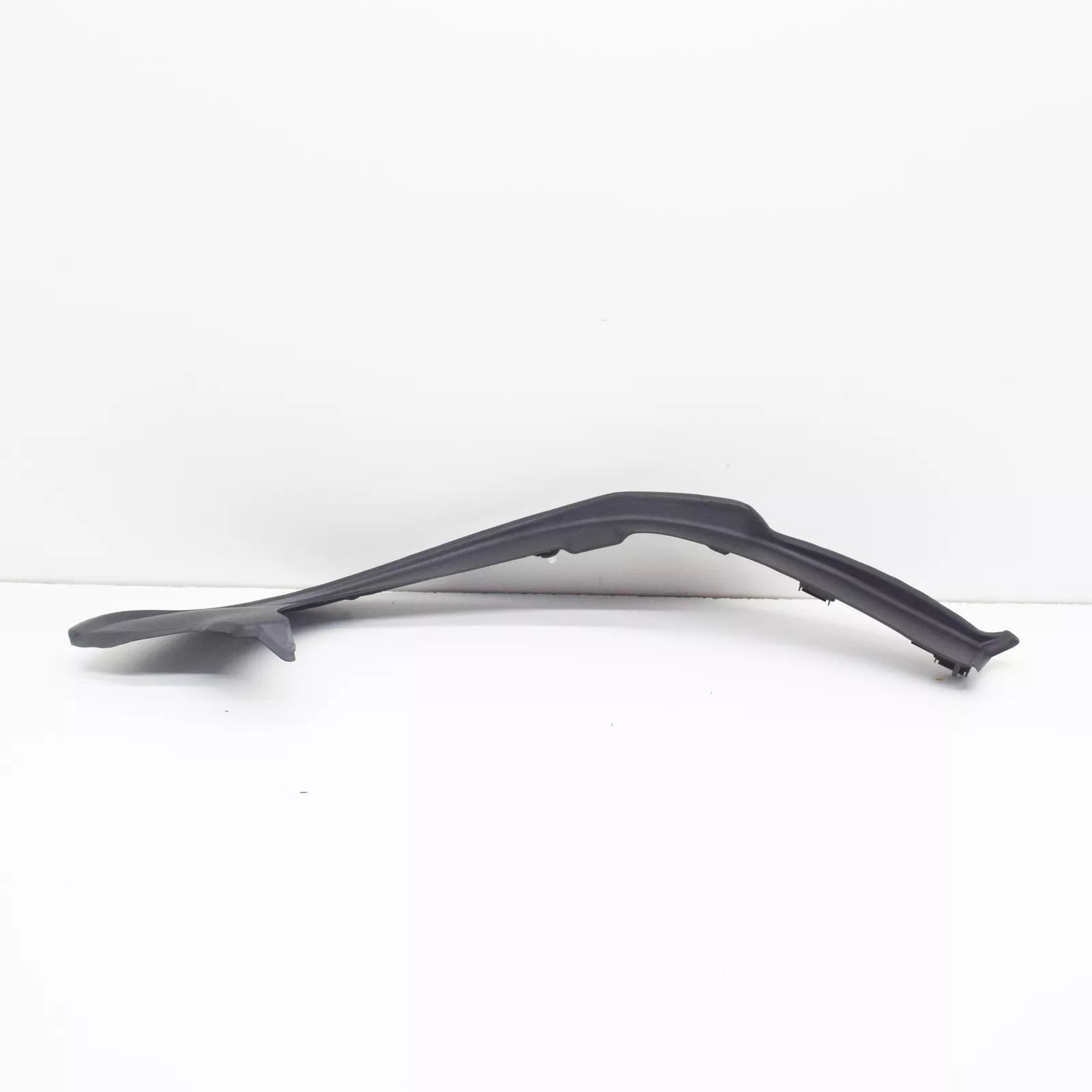 NEW MERCEDES-BENZ C W205 REAR RIGHT LUGGAGE DRIP TRIM COVER A2056908605 ORIGINAL