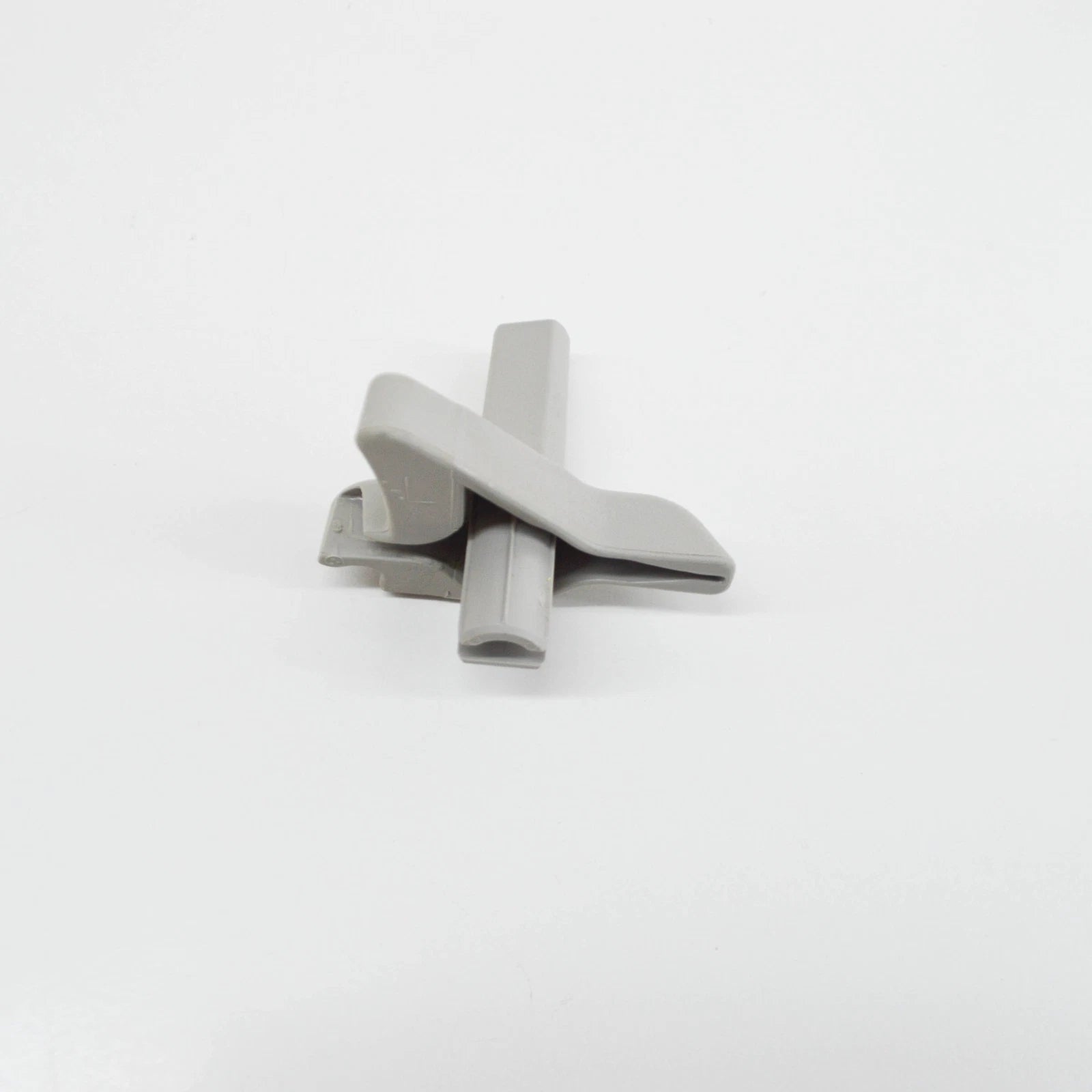 NEW MB GL X164 REAR PARCEL SHELF LEFT LOCKING PIN A16481201017E94 ORIGINAL