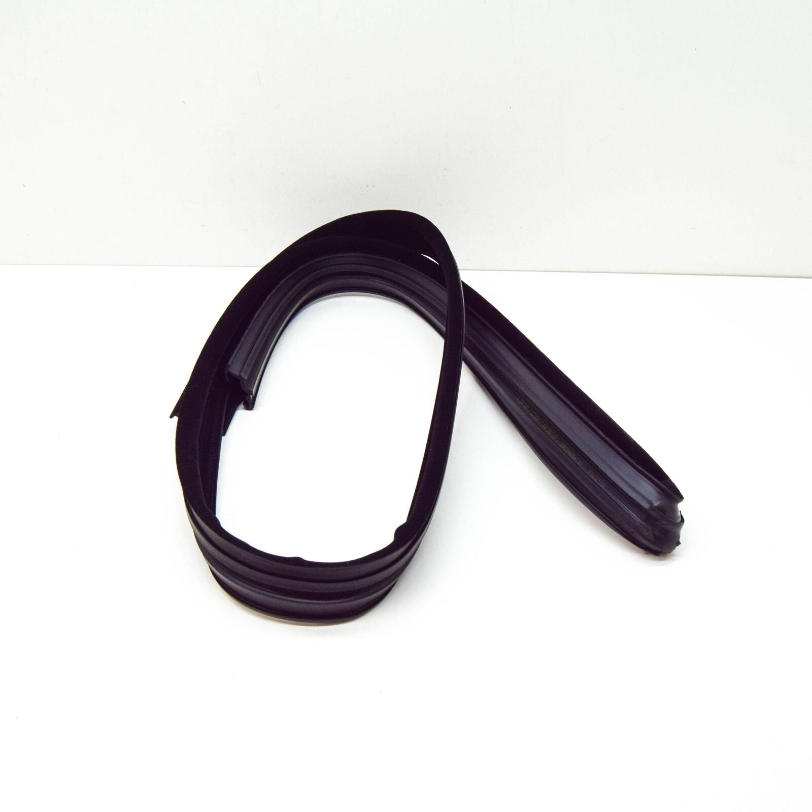 NEW MERCEDES-BENZ E W210 FRONT RIGHT WINDOW GUIDE RAIL A2107251025 ORIGINAL