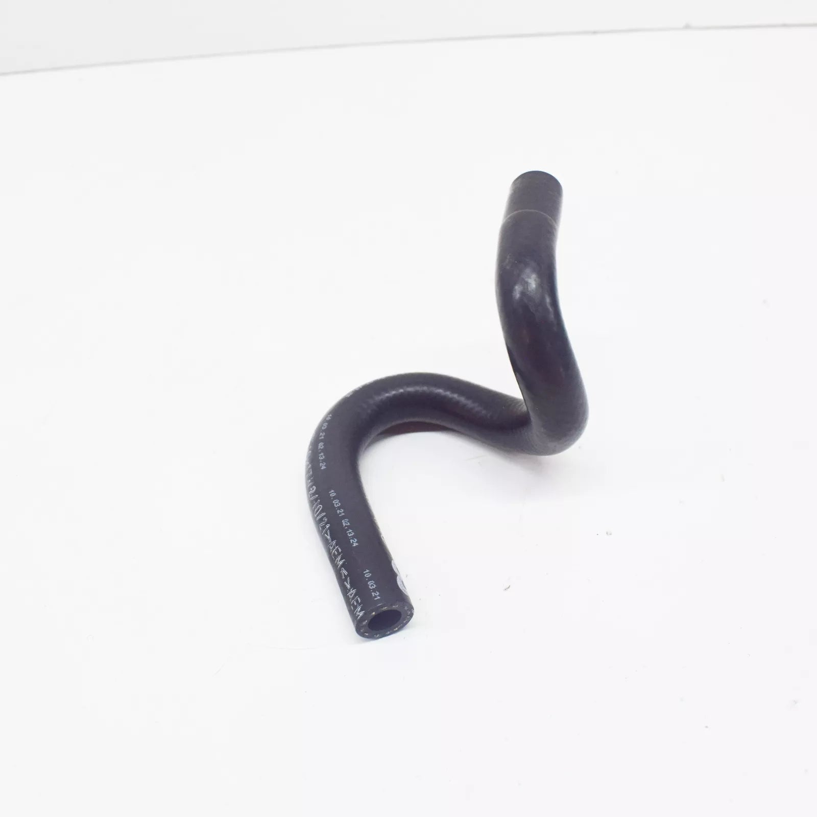 NEW MERCEDES-BENZ VITO W639 COOLING PIPE- PUMP MOLDED HOSE A6394661381