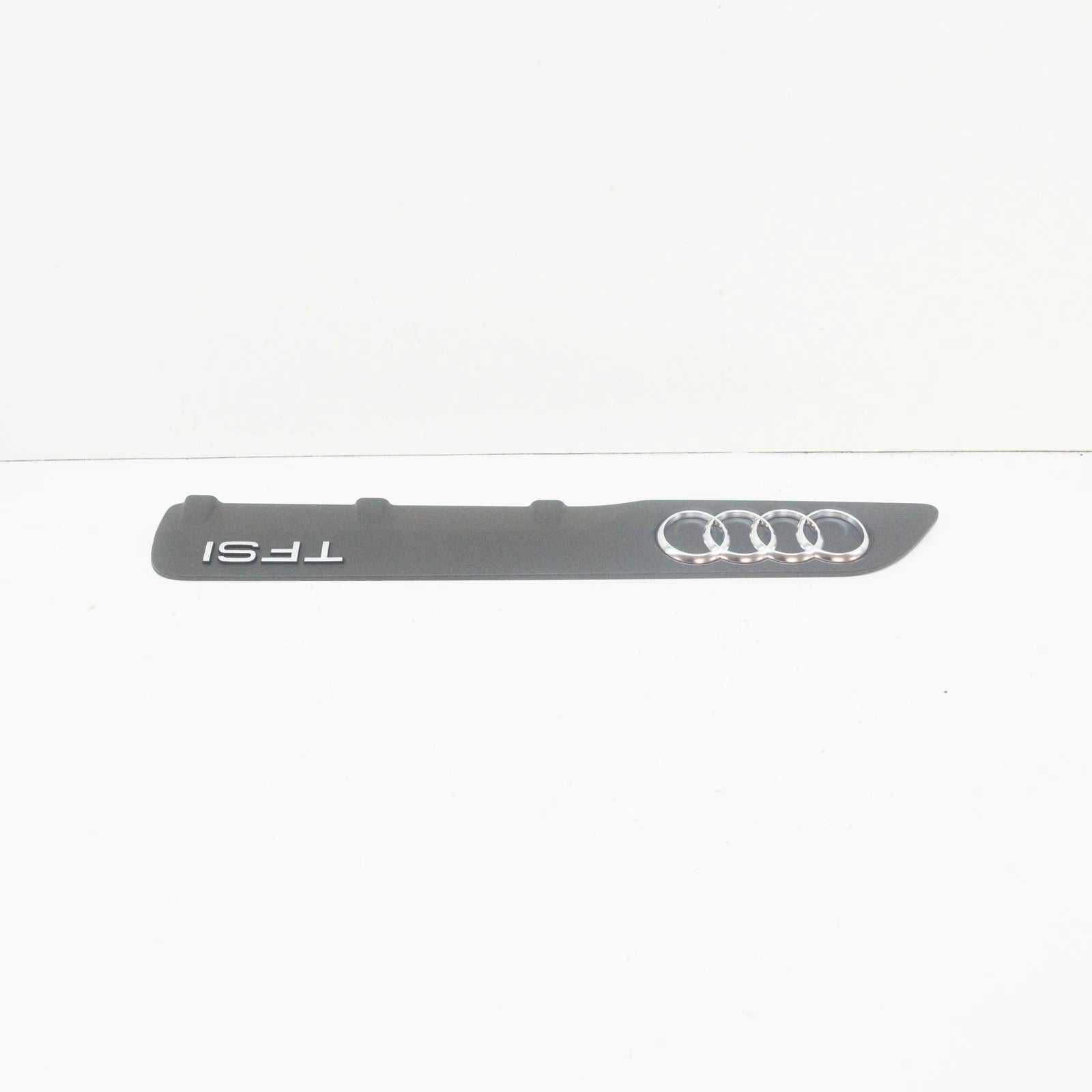 NEW AUDI RSQ3 8U ENGINE INTAKE MANIFOLD LOGO PLATE 07K133621B