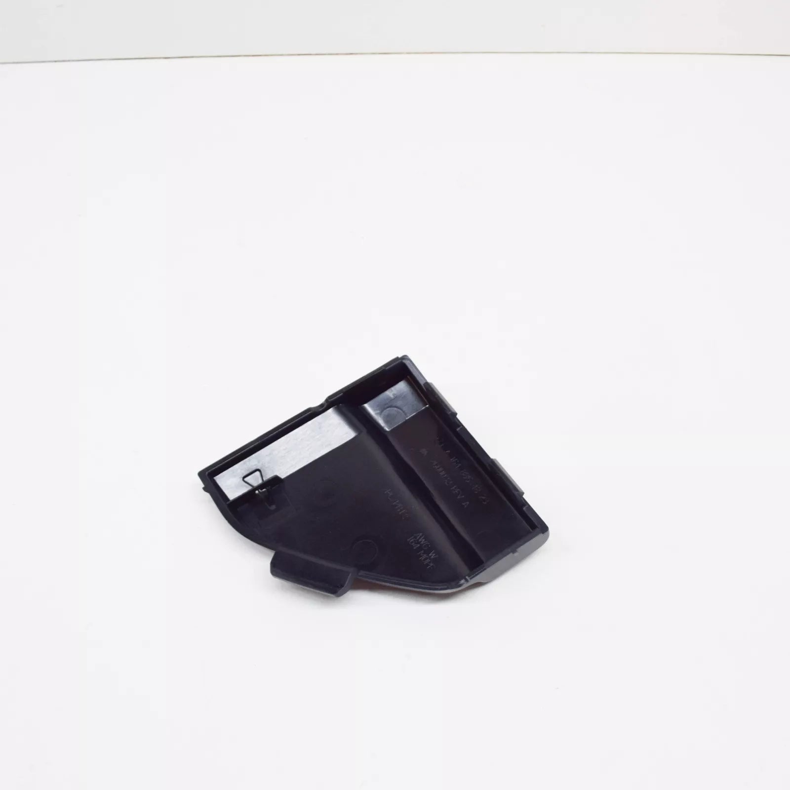 NEW MERCEDES-BENZ ML W164 FRONT BUMPER TOW EYE COVER A16488548239999 ORIGINAL