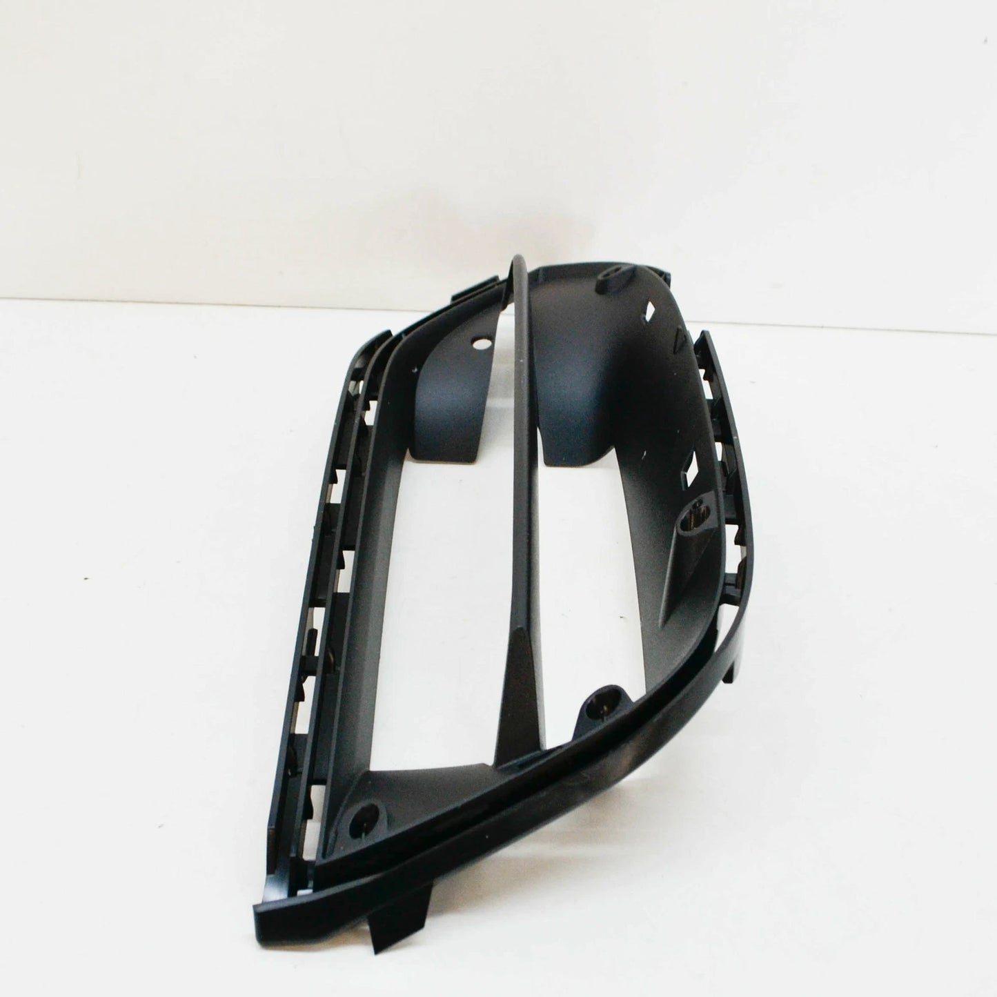 NEW MB C W205 FRONT BUMPER LEFT LOWER GRILLE COVER A2058858004