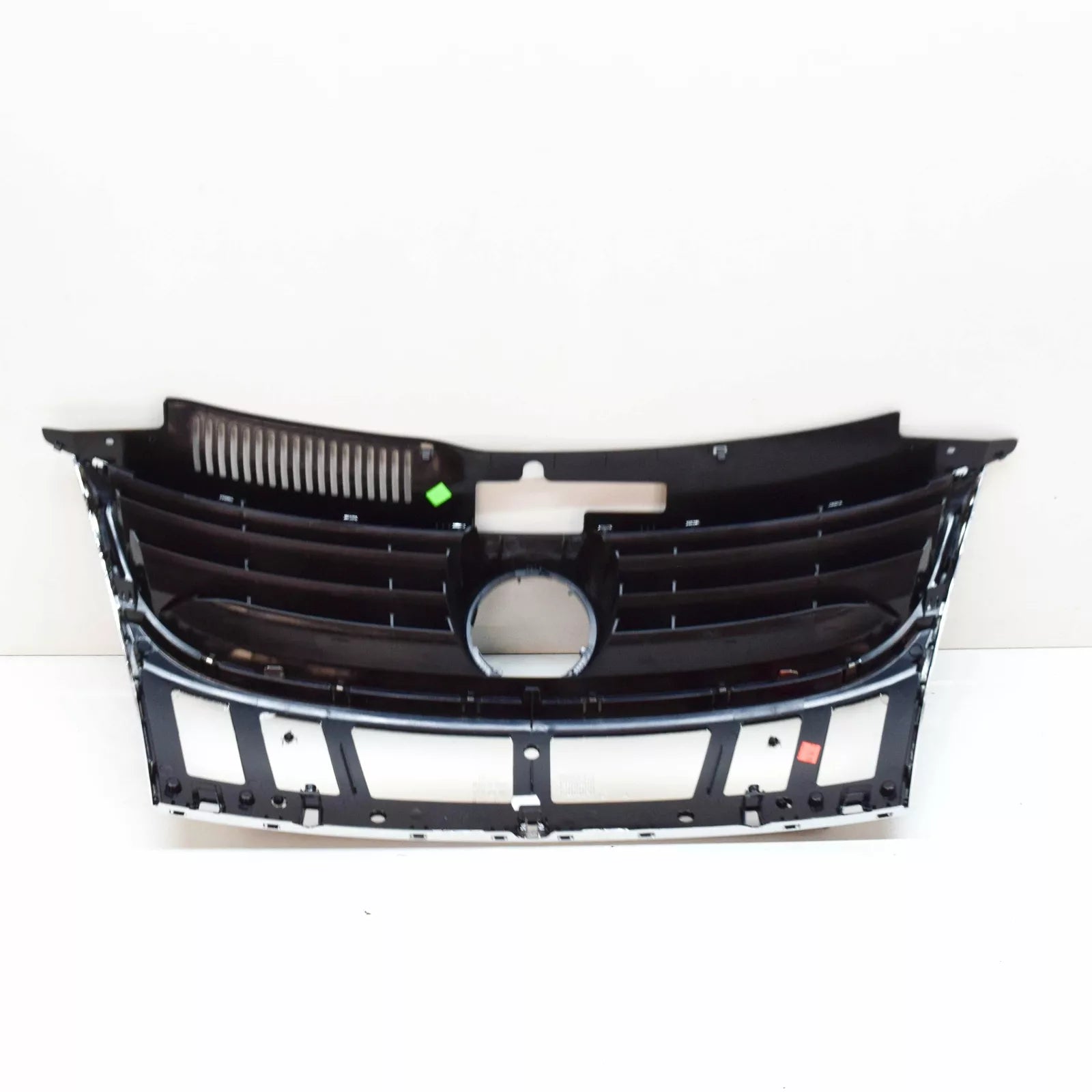 NEW VOLKSWAGEN EOS FRONT RADIATOR GRILLE 1Q0853641WAD