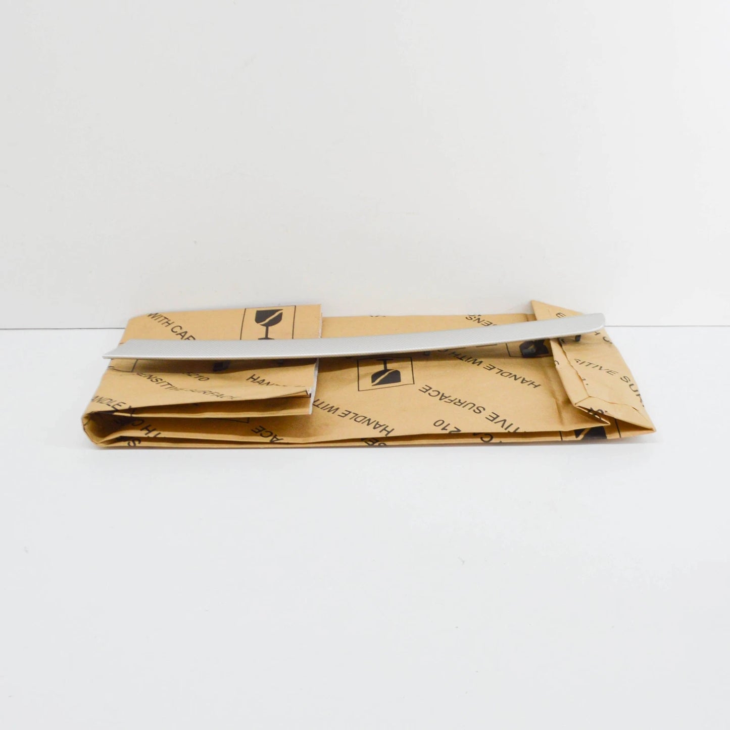 NEW AUDI Q7 4L REAR LEFT SIDE DOOR CARD PANEL STRIP TRIM 4L0867419AAR8 ORIGINAL