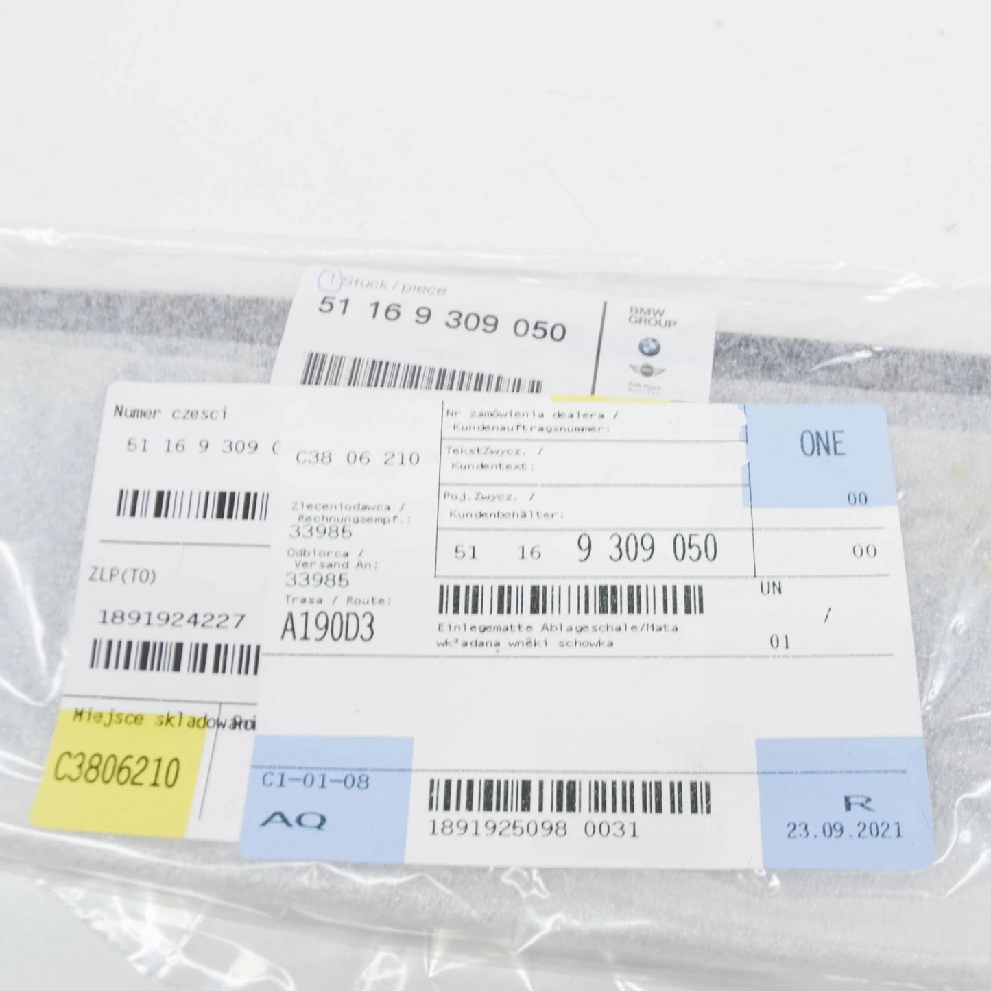 NEW BMW X4 F26 CENTER CONSOLE ODDMENTS TRAY RUBBER INSERT 51169309050 ORIGINAL