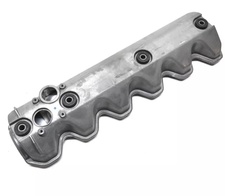 NEW VOLKSWAGEN CRAFTER 2E CYLINDER HEAD COVER 074103469P ORIGINAL