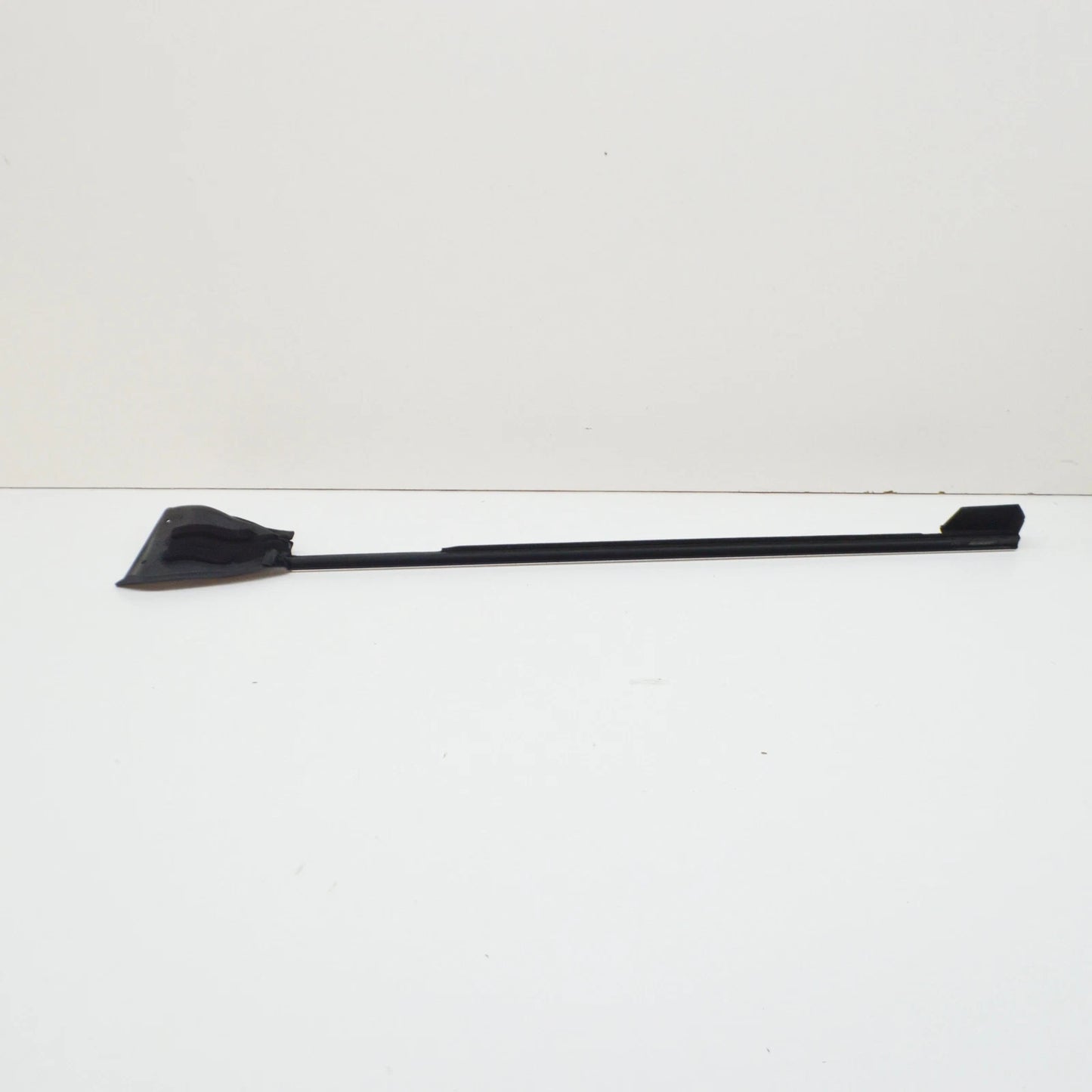 NEW BMW 3 CABRIO E46 REAR RIGHT OUTER WEATHERSTRIP 51367026388 7026388 ORIGINAL