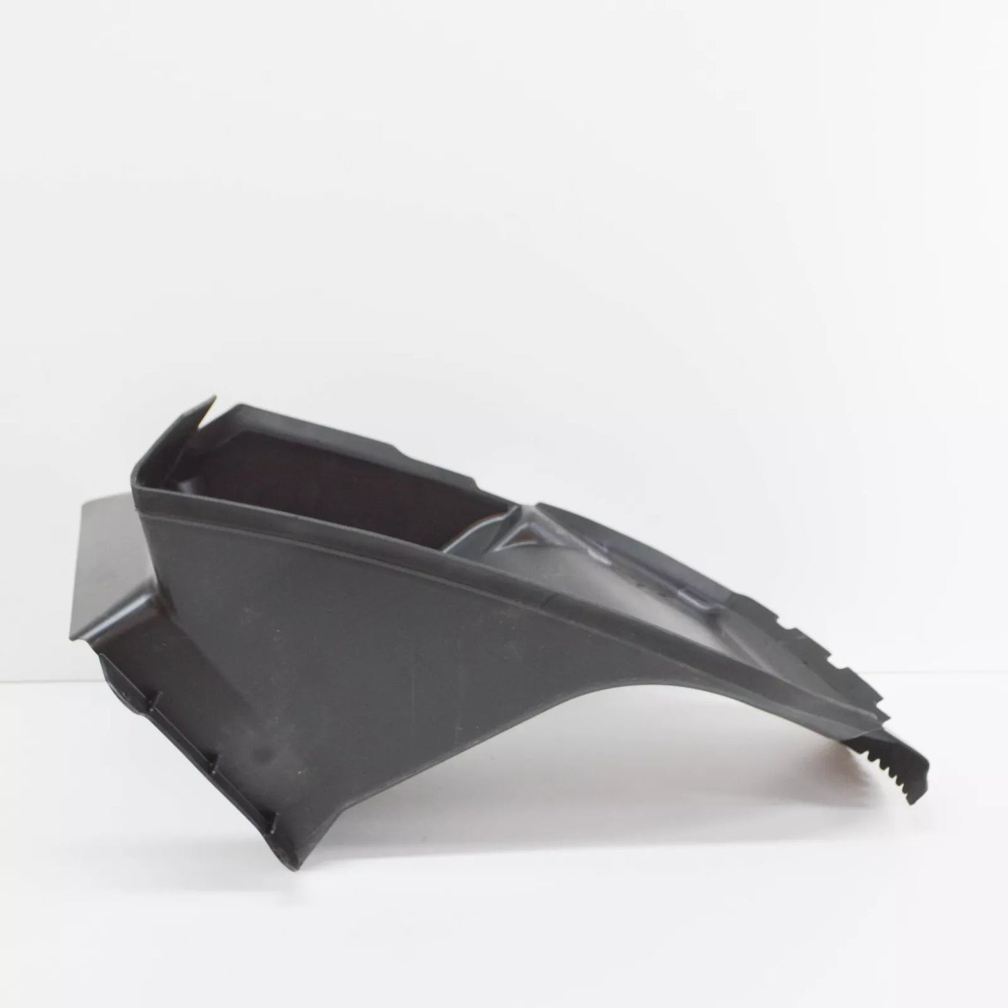 NEW AUDI TTRS 8J RIGHT OUTER AIR DUCT 8J0121673 ORIGINAL