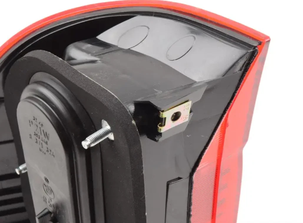 NEW BMW 5 E39 REAR RIGHT TAILLIGHT 63216900216 6900216 ORIGINAL