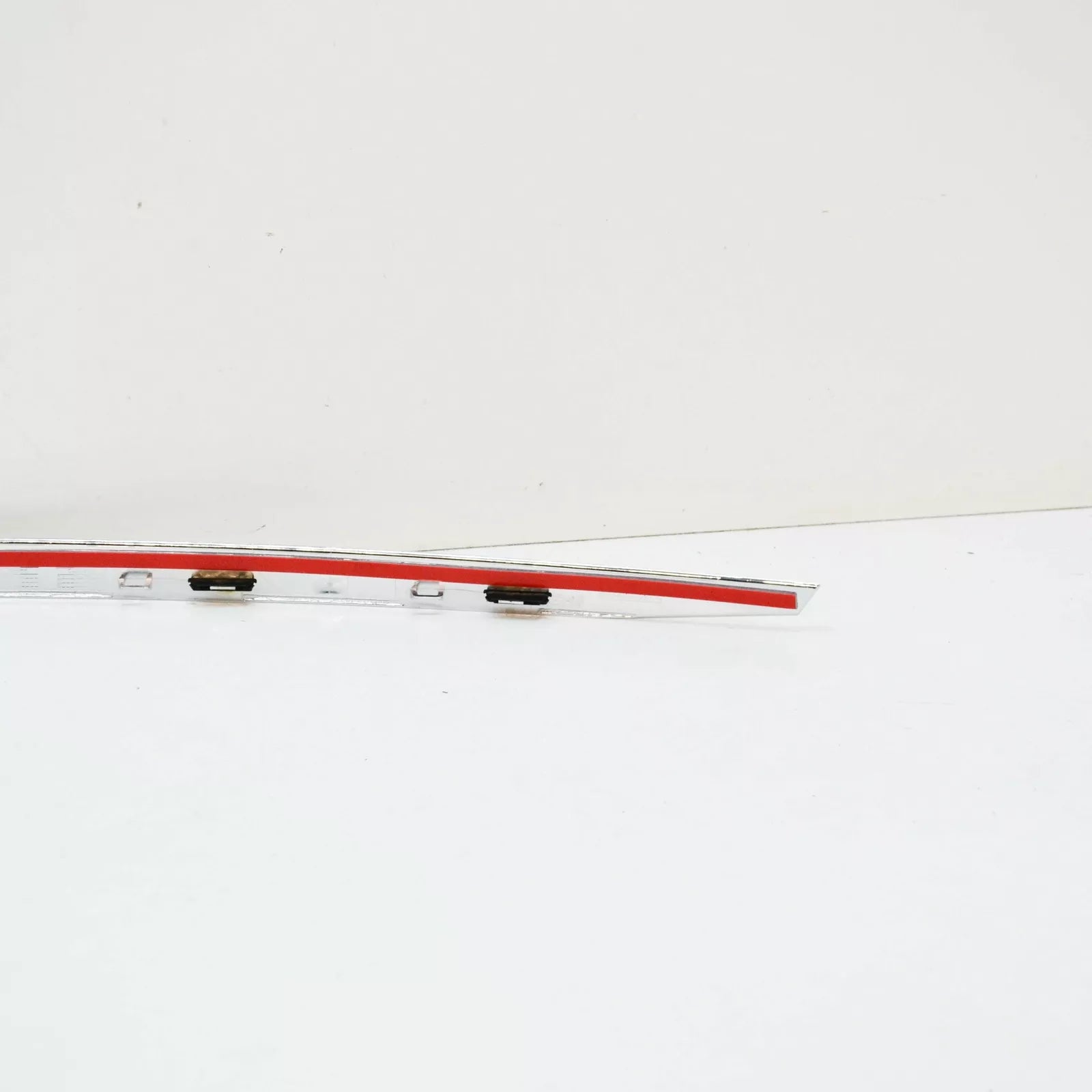 NEW MERCEDES-BENZ E-CLASS W212 REAR TRUNK LID TRIM MOULDING A2127430382