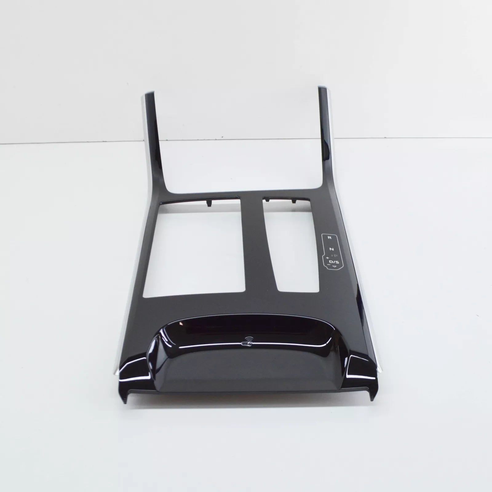 NEW AUDI A8 4N FRONT CENTER CONSOLE INSERT TRIM RHD 4N28640532WO ORIGINAL