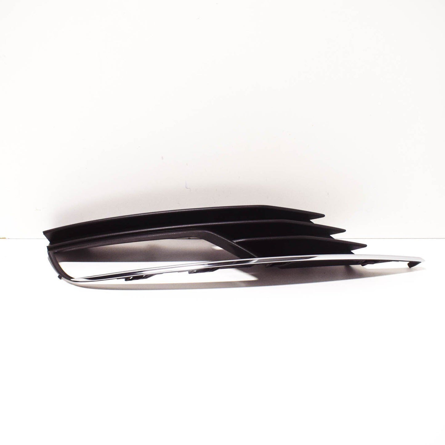 NEW AUDI A3 8V FRONT LEFT FOG LIGHT GRILLE LOWER 8V5807681A9B9 ORIGINAL