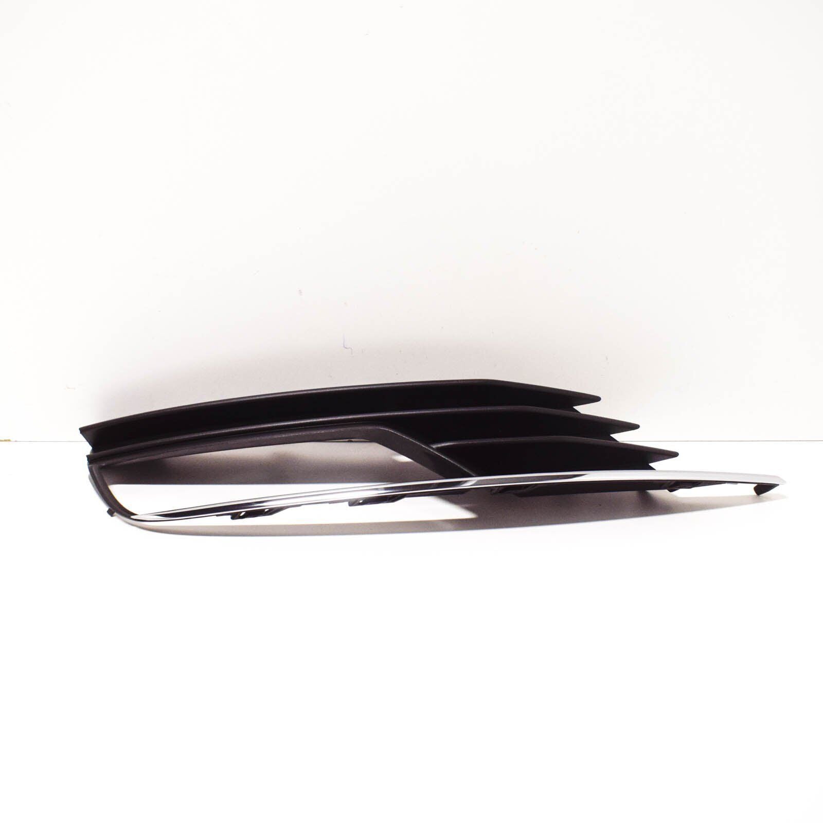 NEW AUDI A3 8V FRONT LEFT FOG LIGHT GRILLE LOWER 8V5807681A9B9 ORIGINAL