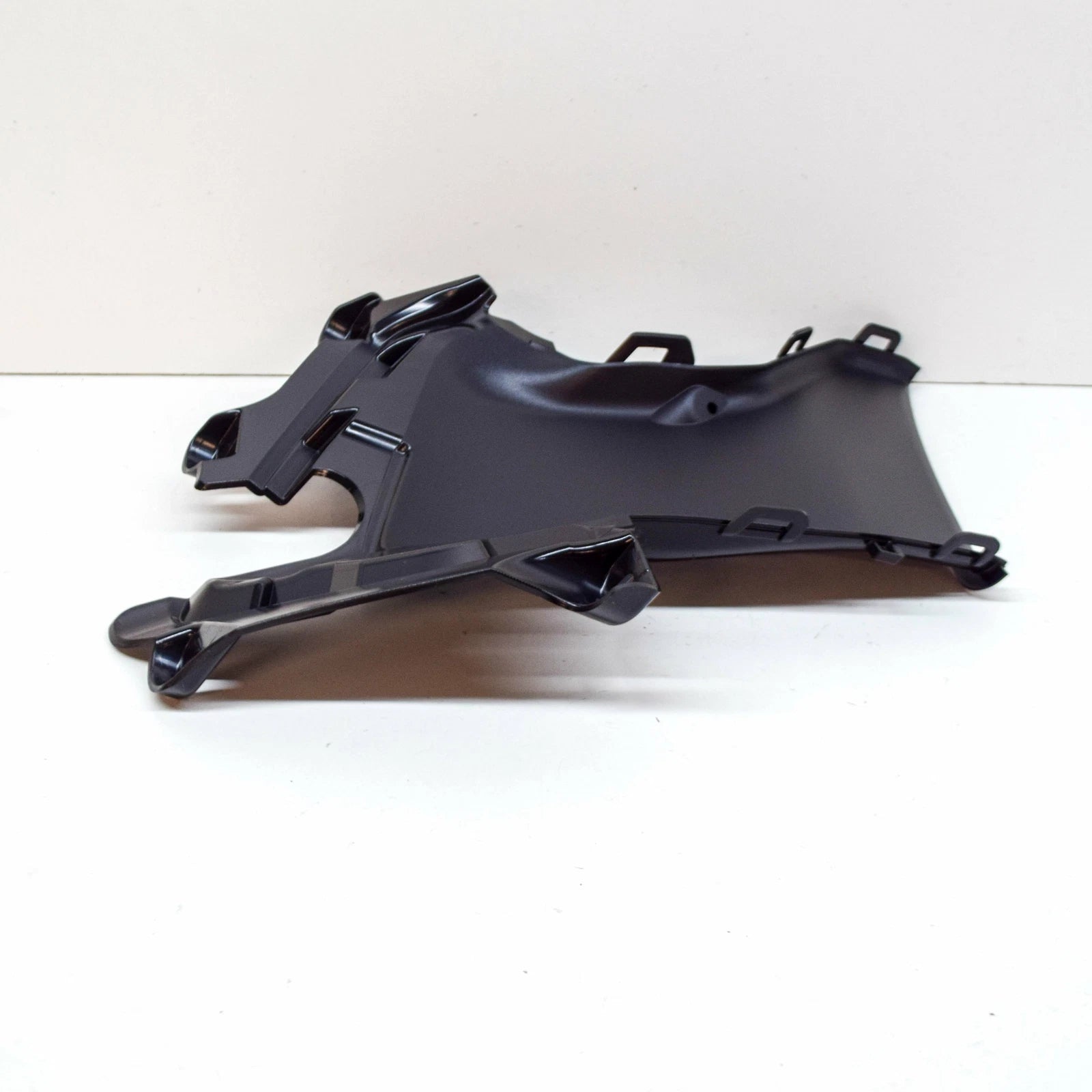 NEW AUDI E-TRON FRONT LEFT BUMPER AIR DUCT 4KE121763C9B9