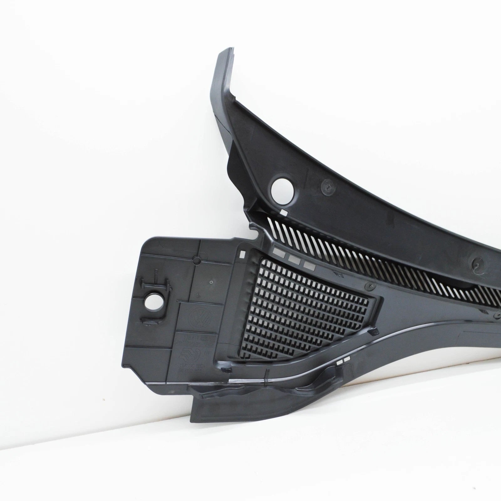 NEW VOLKSWAGEN JETTA A7 MK7 FRONT LEFT COWL GRILLE 17B819403A9B9 ORIGINAL