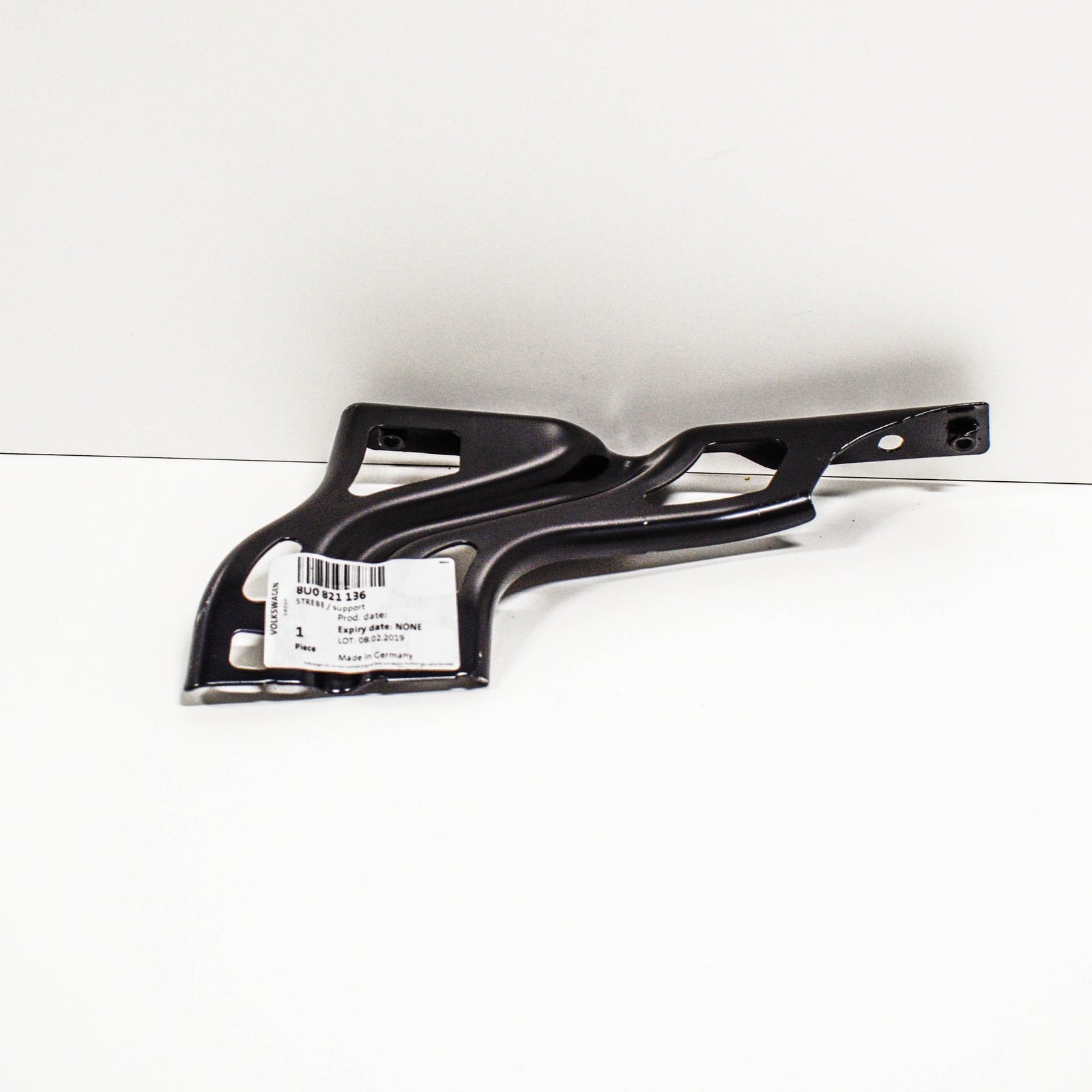 NEW AUDI Q3 8U FRONT RIGHT FENDER WING BRACKET 8U0821136 ORIGINAL