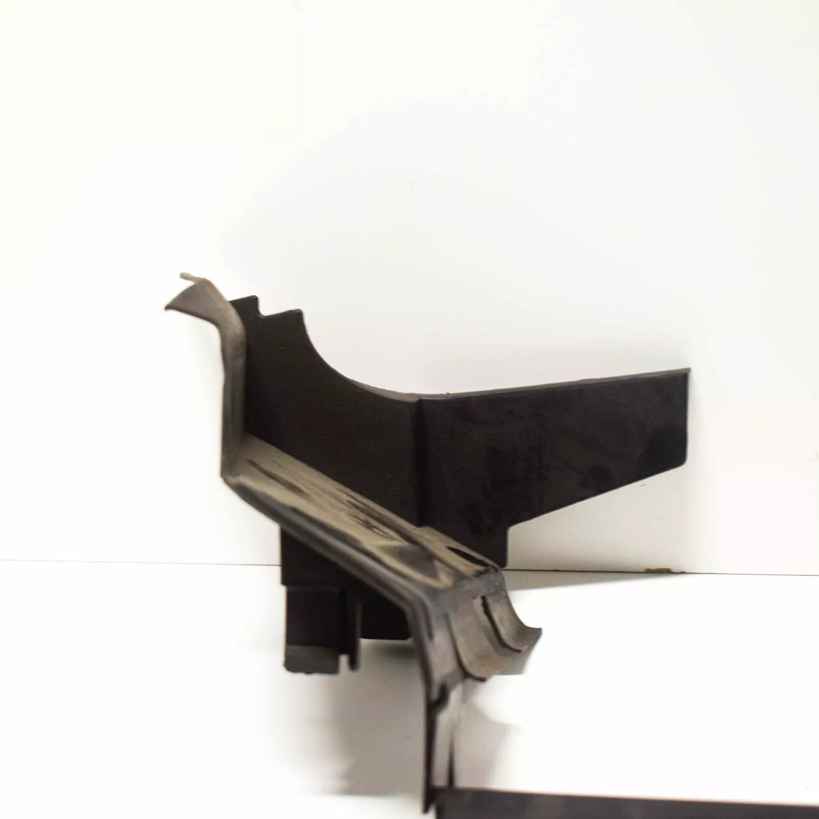 NEW MERCEDES-BENZ E W211 RADIATOR LOWER AIR BAFFLE A2115050530 ORIGINAL